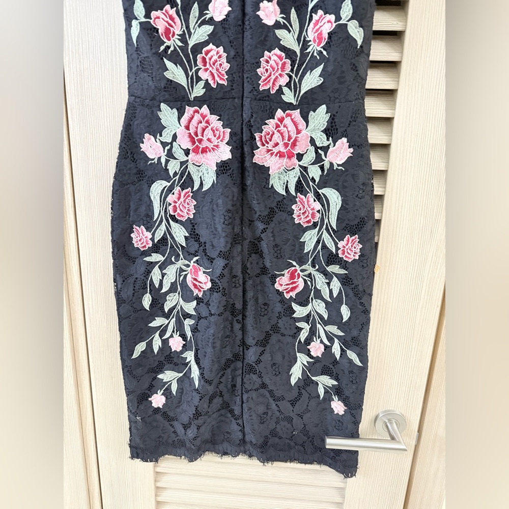 Betsy & Adam Black Dress with Pink Floral Design 6 - Picture 7 of 10